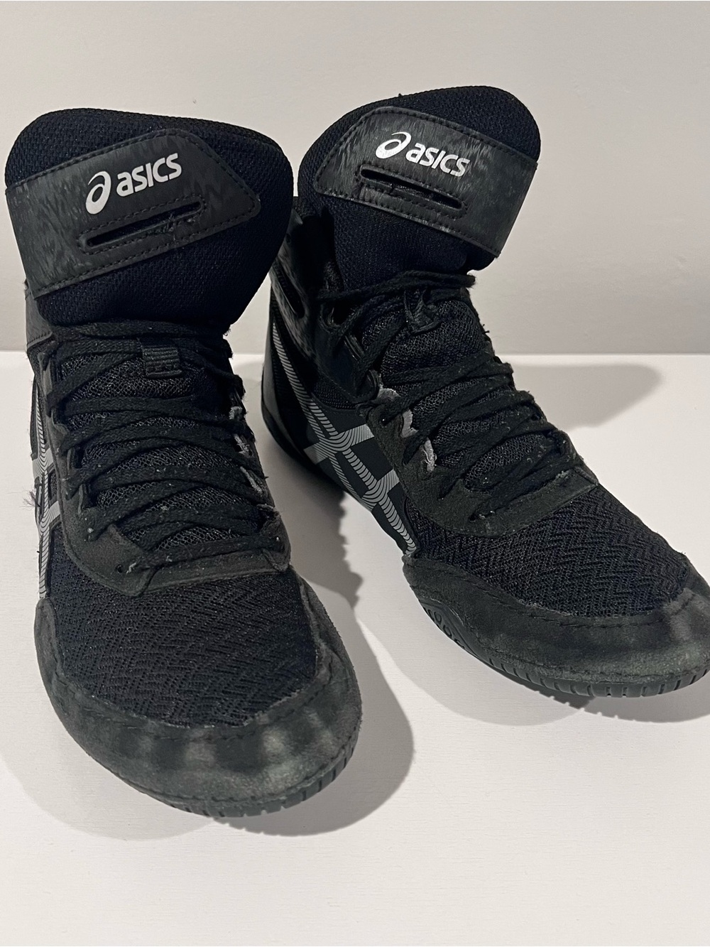 ASICS Black Men's High-Top Athletic Wrestling Shoes